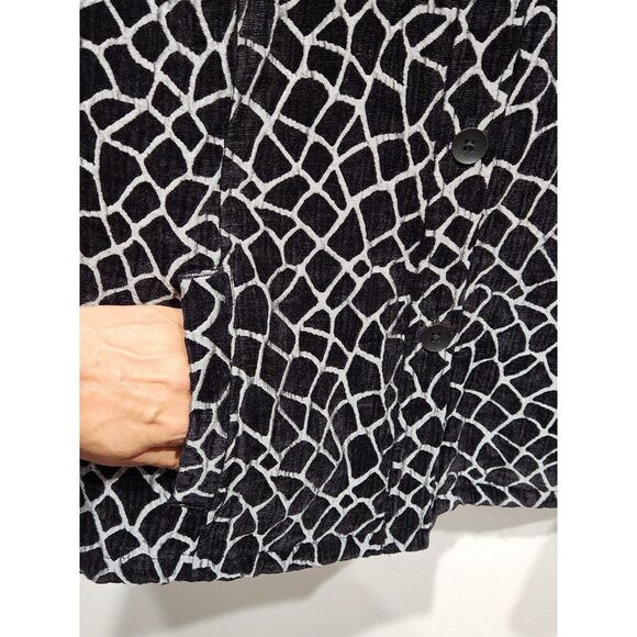 Chico's Black & Silver Burnout Velvet Giraffe Print Button Front Jacket, 3 (XL) - Picture 4 of 7